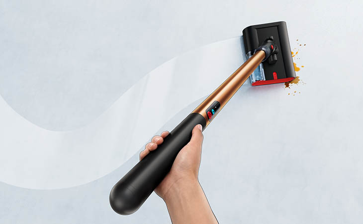 دايسون تكشف عن جهاز  PencilWashالحل الأمثل لتنظيف السوائل والغبار والبقع الصلبة